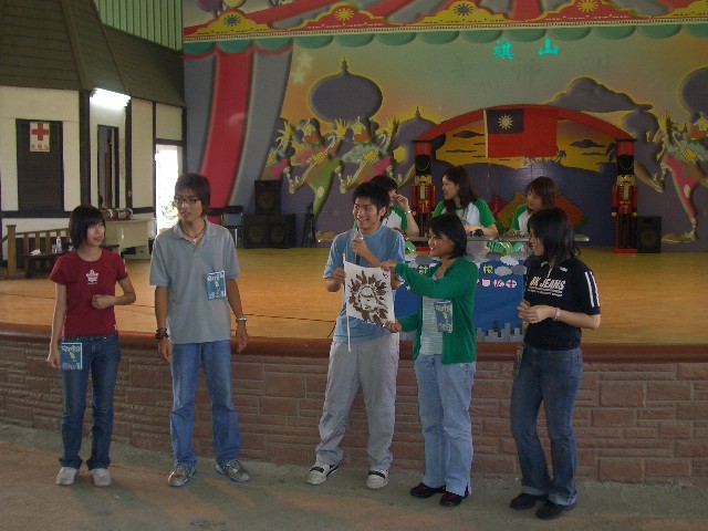 �p���X